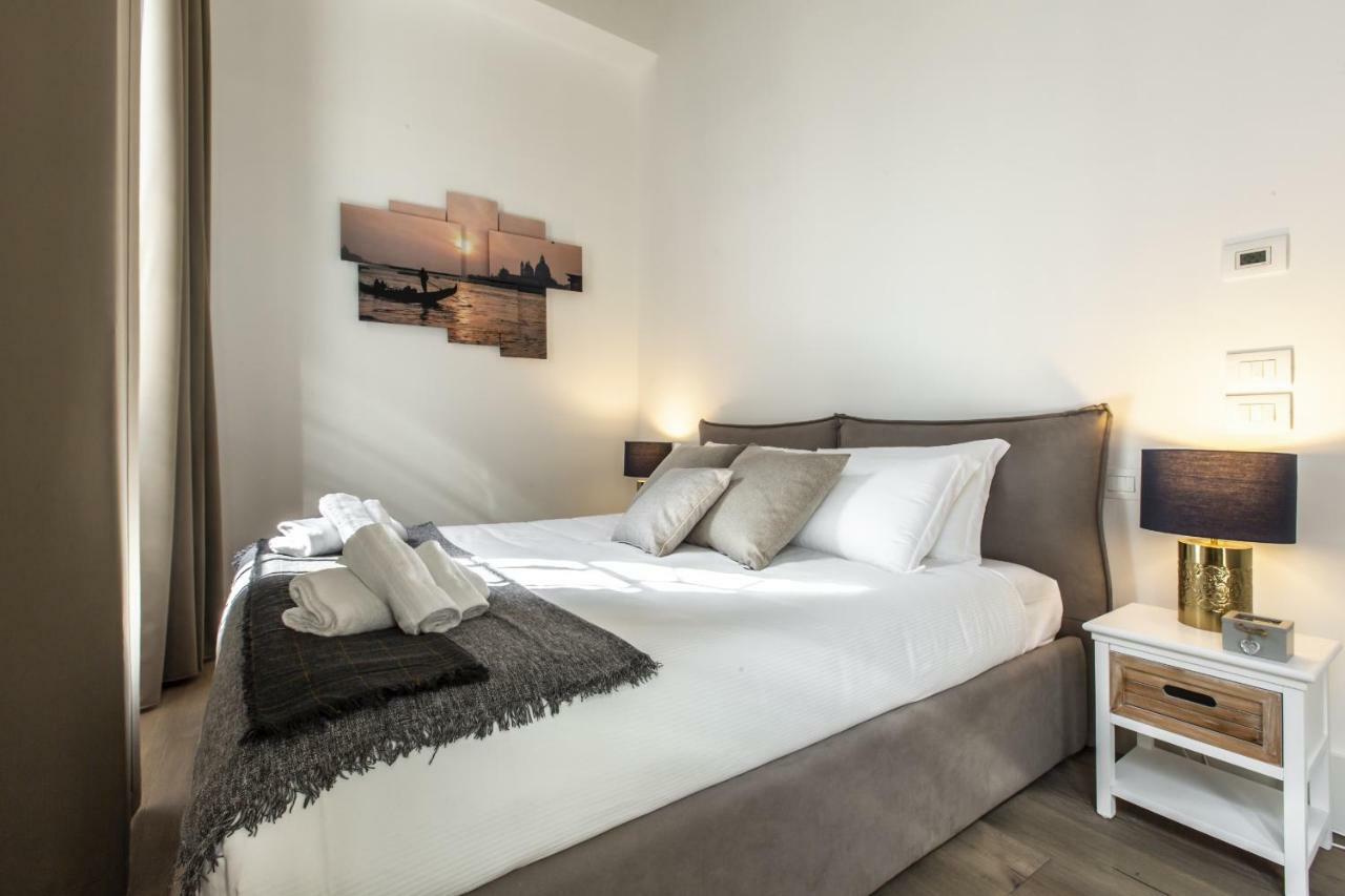 Elegant Fornasa Vecia, Canal View With A Beautiful Garden R&r Apartment Venice