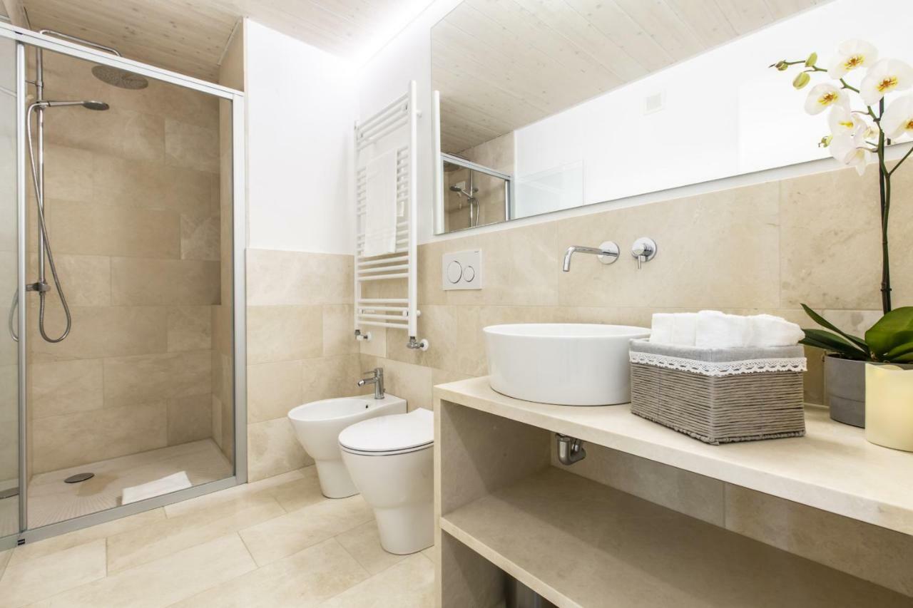 Apartment Elegant Fornasa Vecia, Canal View With A Beautiful Garden R&r Venice