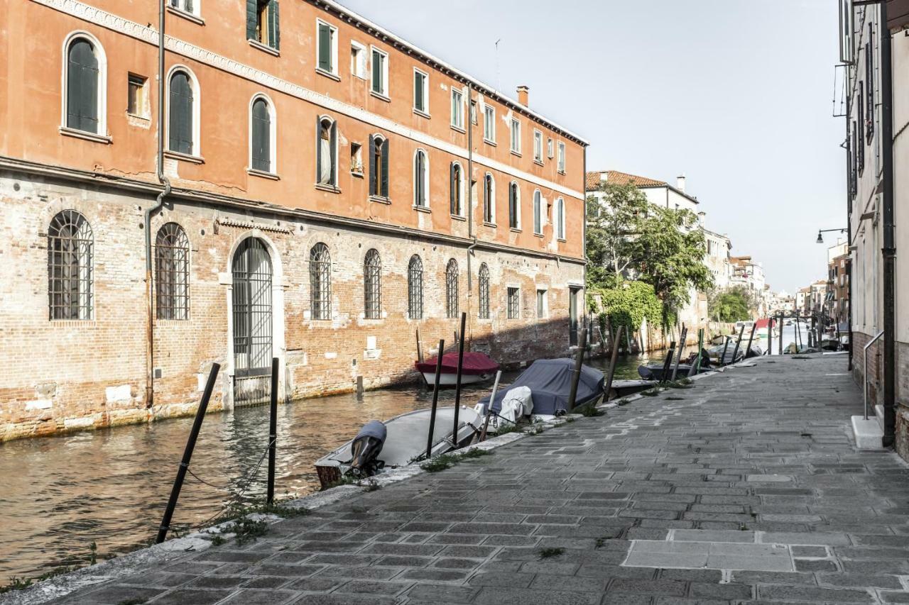 Elegant Fornasa Vecia, Canal View With A Beautiful Garden R&r Apartment *