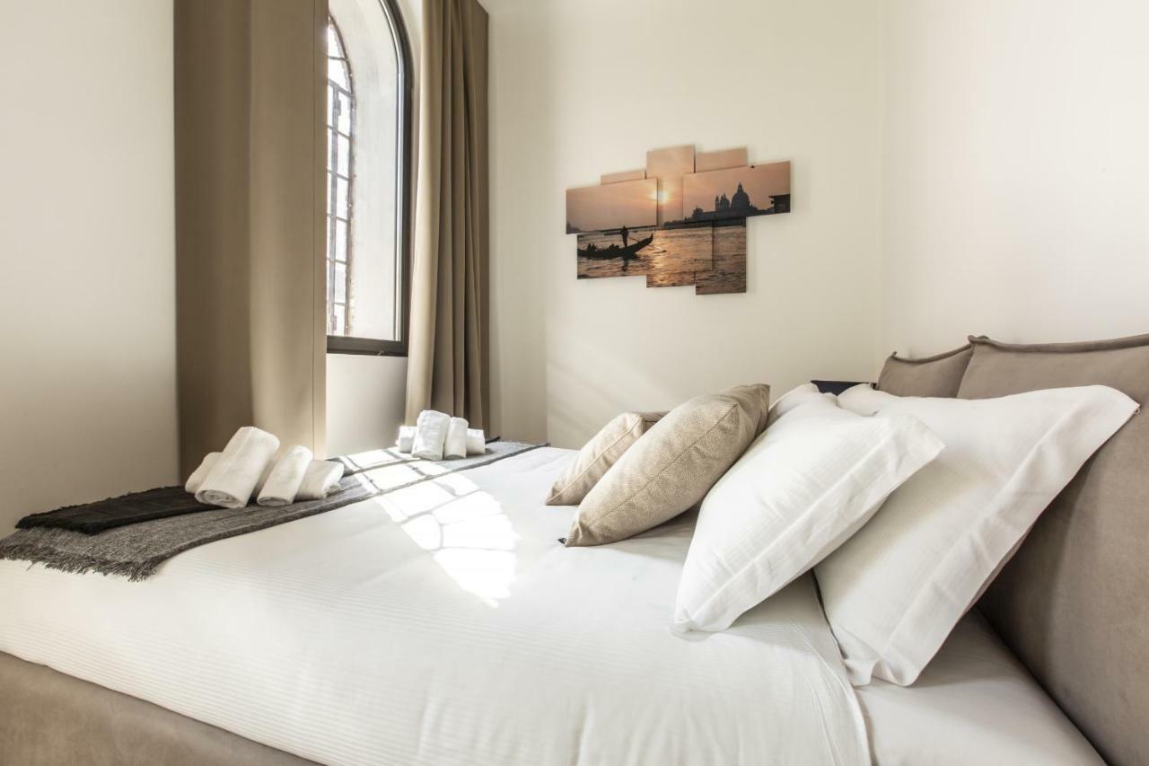 Apartment Elegant Fornasa Vecia, Canal View With A Beautiful Garden R&r