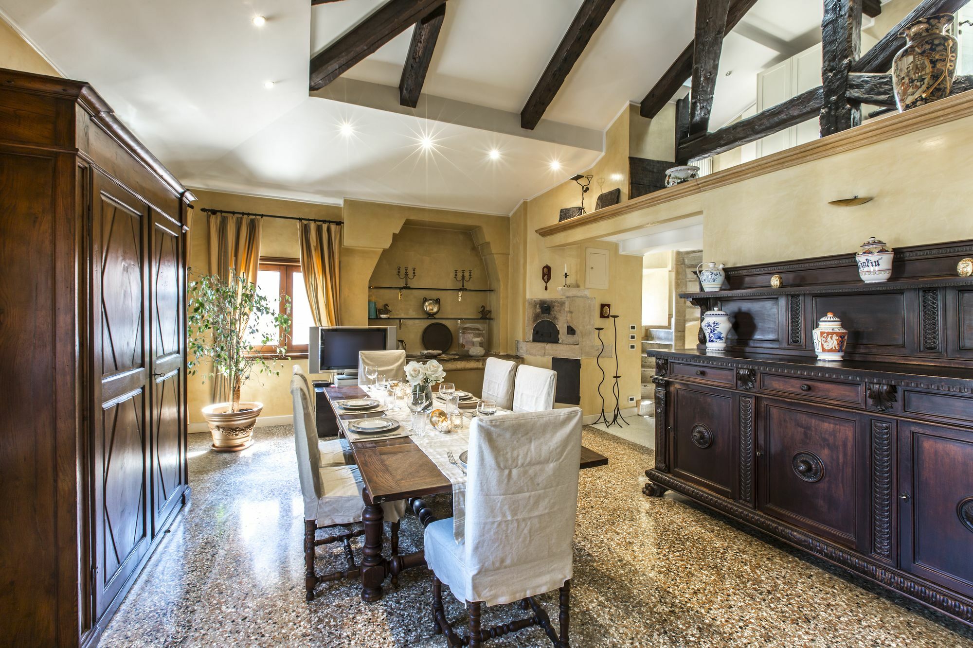 Attic Panoramic View R&r Veneza