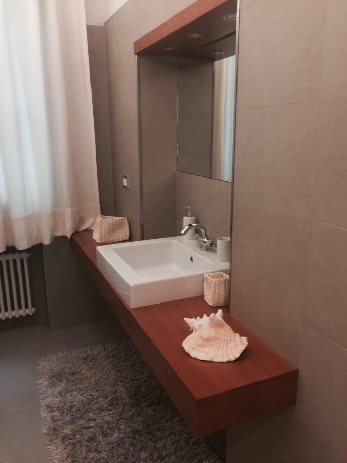 Venetian House Apartment *