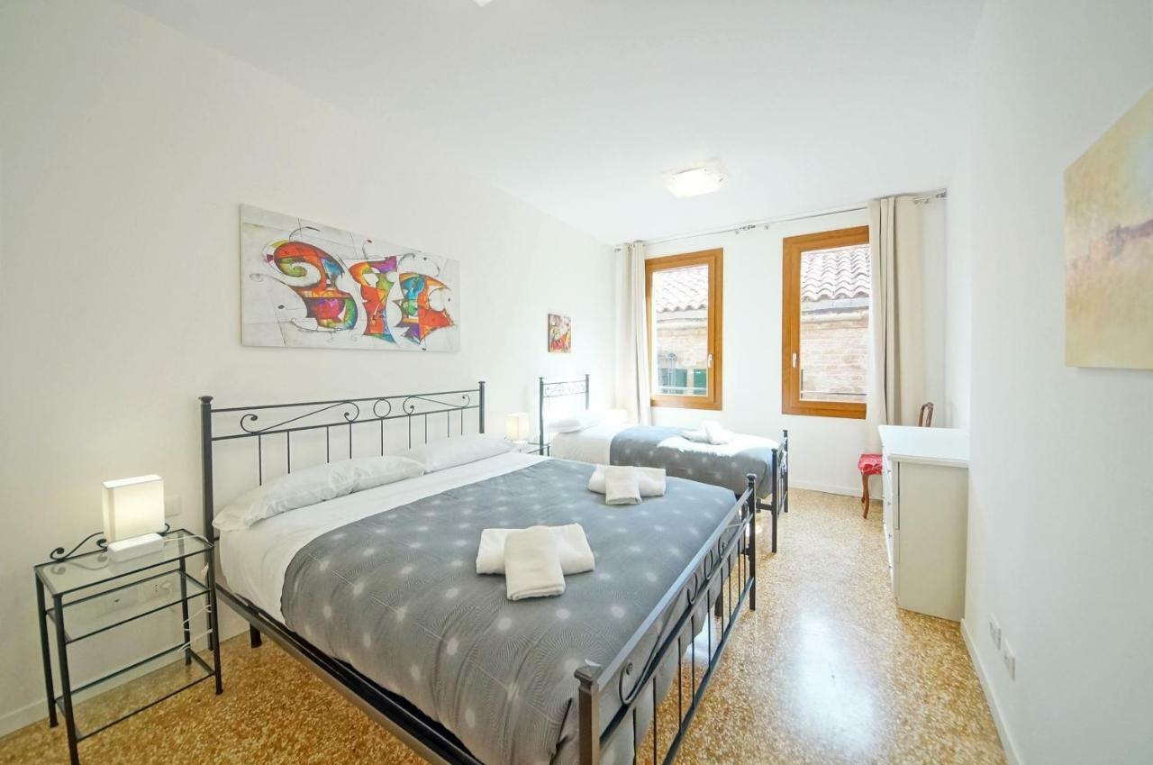 Dolcevita N 374 *