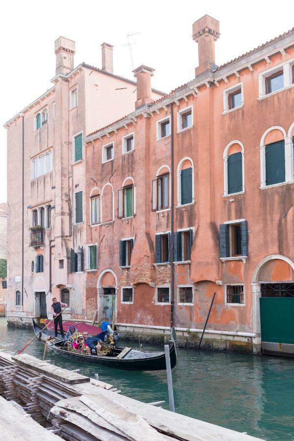 On The Canal Apartment