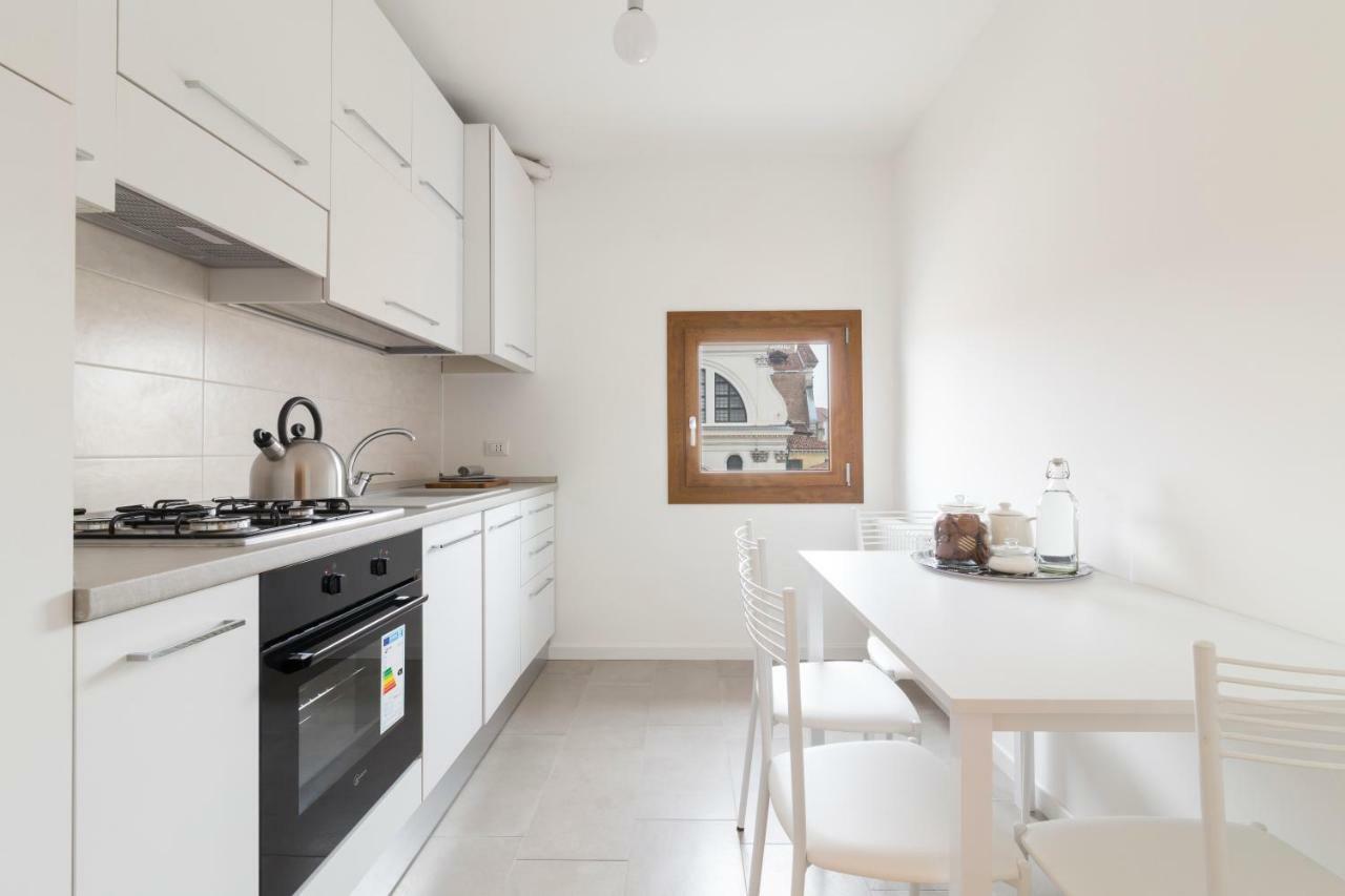 On The Canal Apartment *