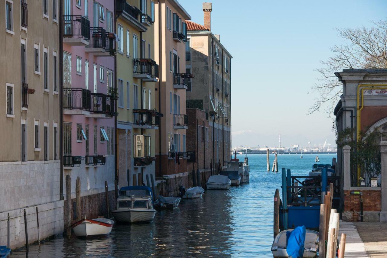 Apartment Art Painting With Canal View Venice