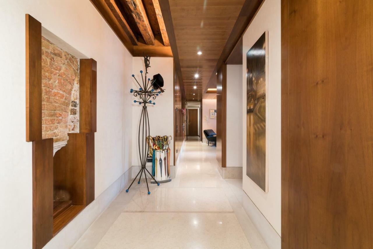 Casa Flavia Ai Morosini - Luxury With Canal View Holiday home Venice