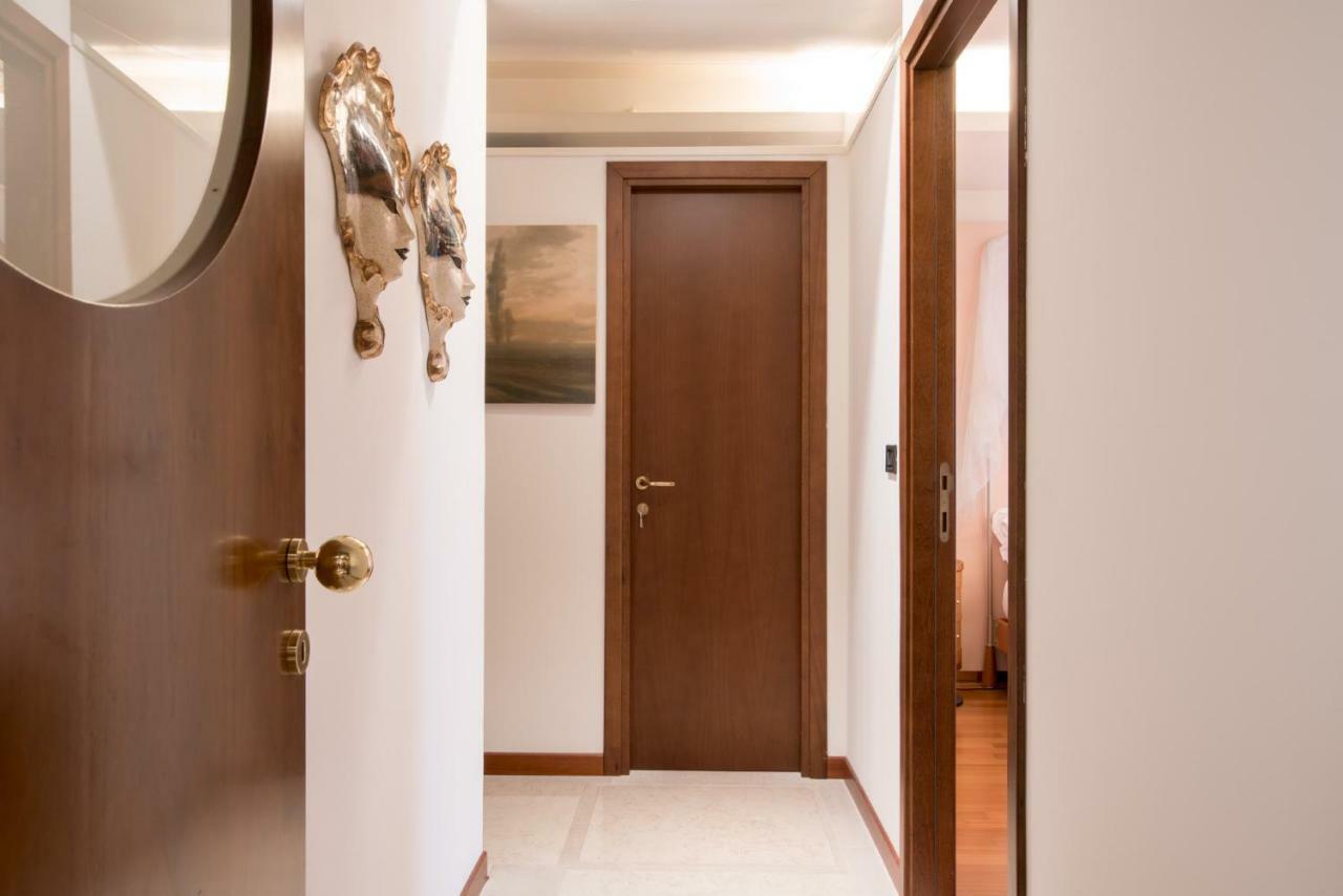Holiday home Casa Flavia Ai Morosini - Luxury With Canal View Venice