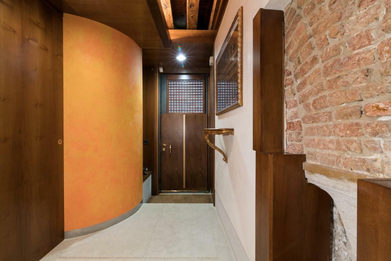 Holiday home Casa Flavia Ai Morosini - Luxury With Canal View Venice