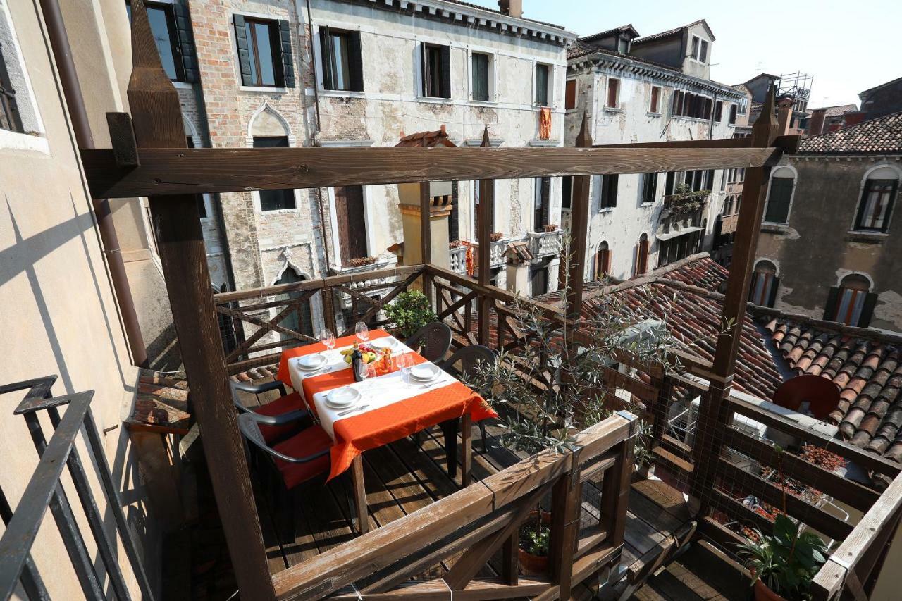 Apartment Ca Barbaro With Altana-appartamenti Storici- Venice