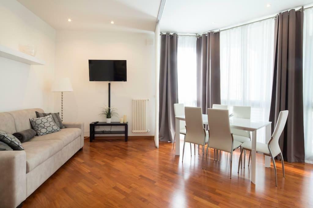 Apartment Modern Sunny In Residental Area *