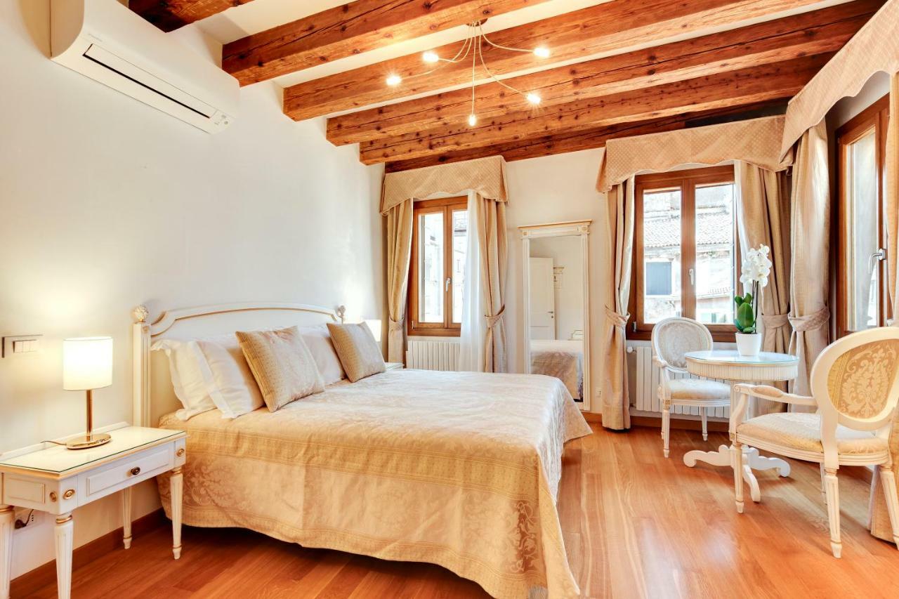 Nikki House * Venice