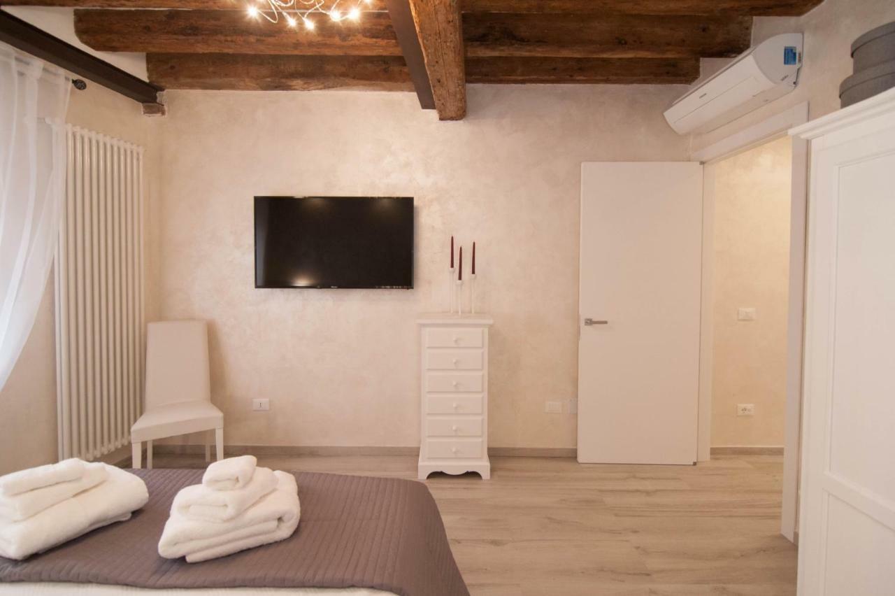 Ca Del Pape Apartment *