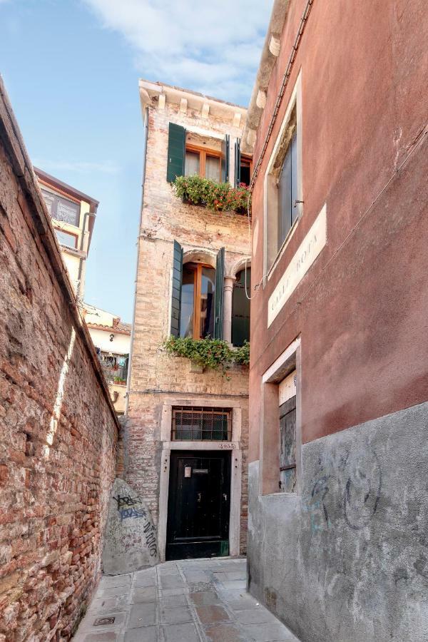 Apartamento Nikki House *