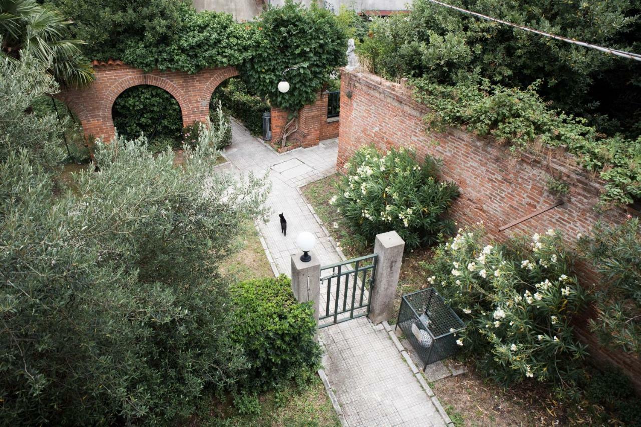 Apartment Venetian Mood: Secret Garden