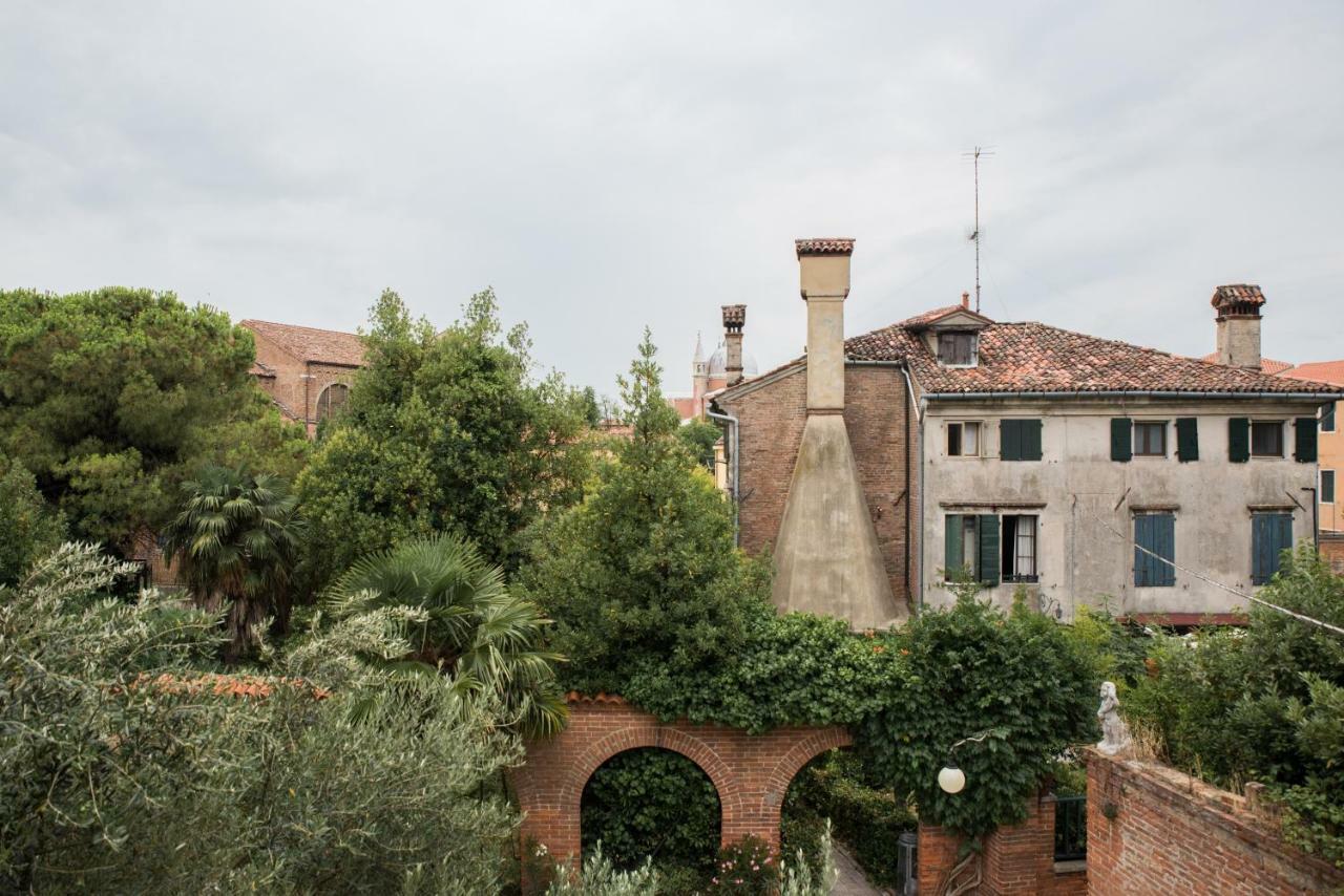 Venetian Mood: Secret Garden Apartment Venice