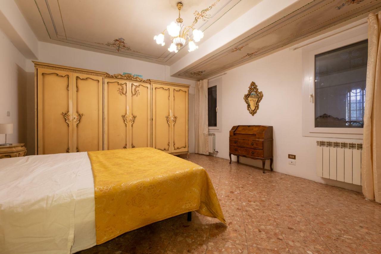 Historical In Center Apartment *