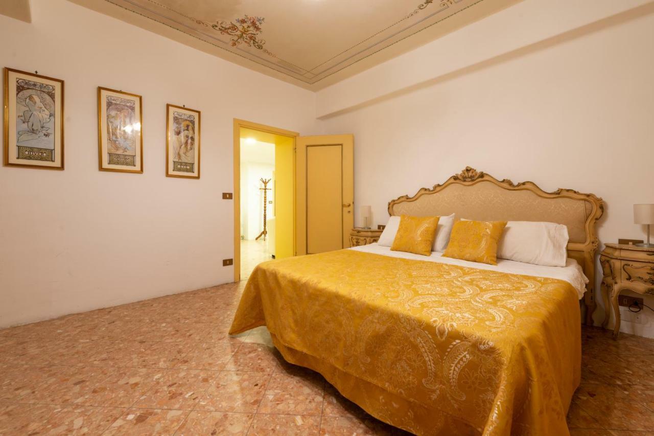 Apartment Historical In Center