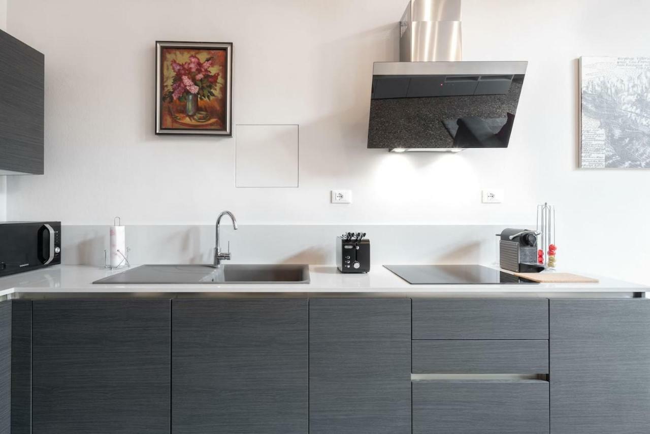 Ponte Raspi Canal View Apartment