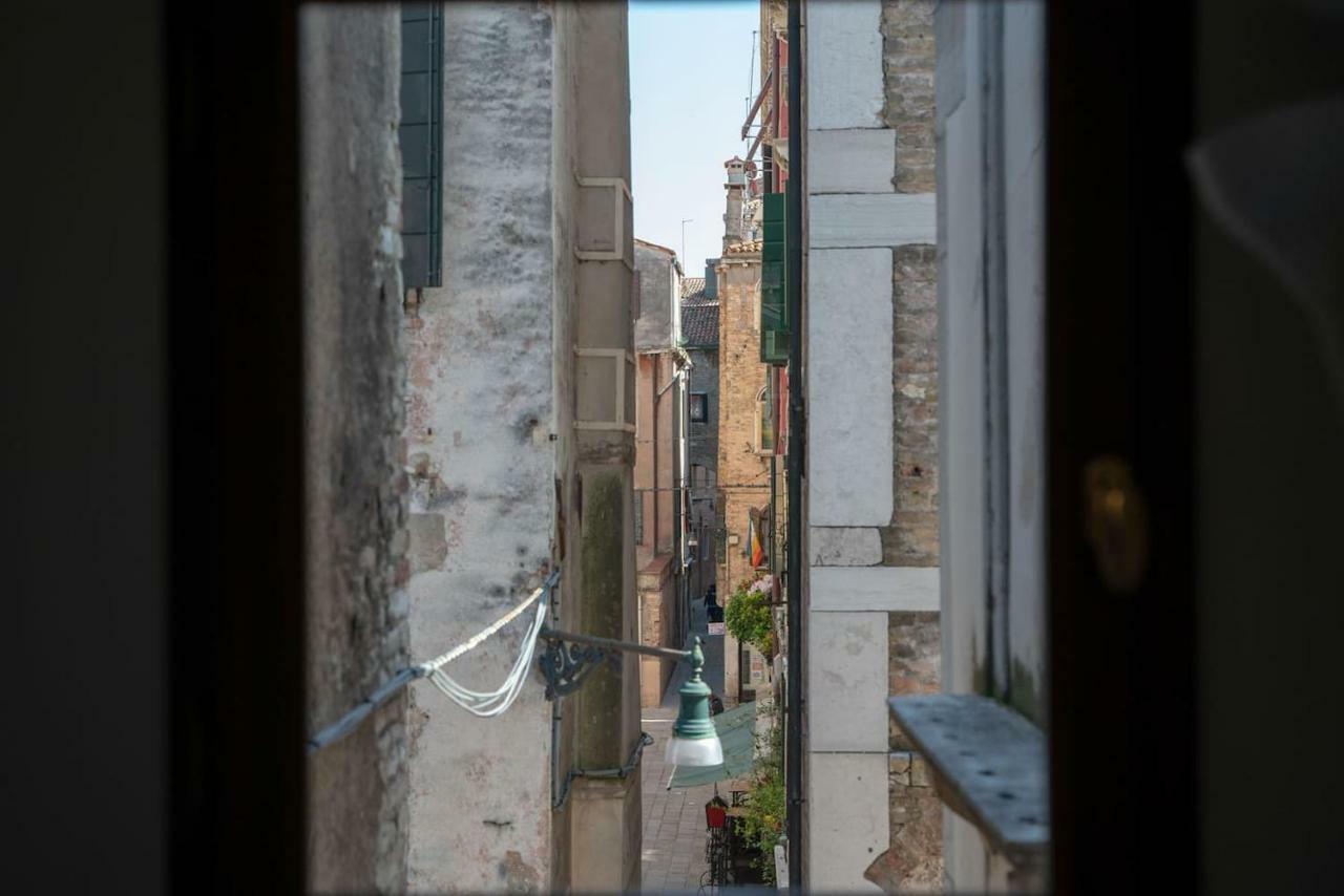 Apartment Ponte Raspi Canal View Venice
