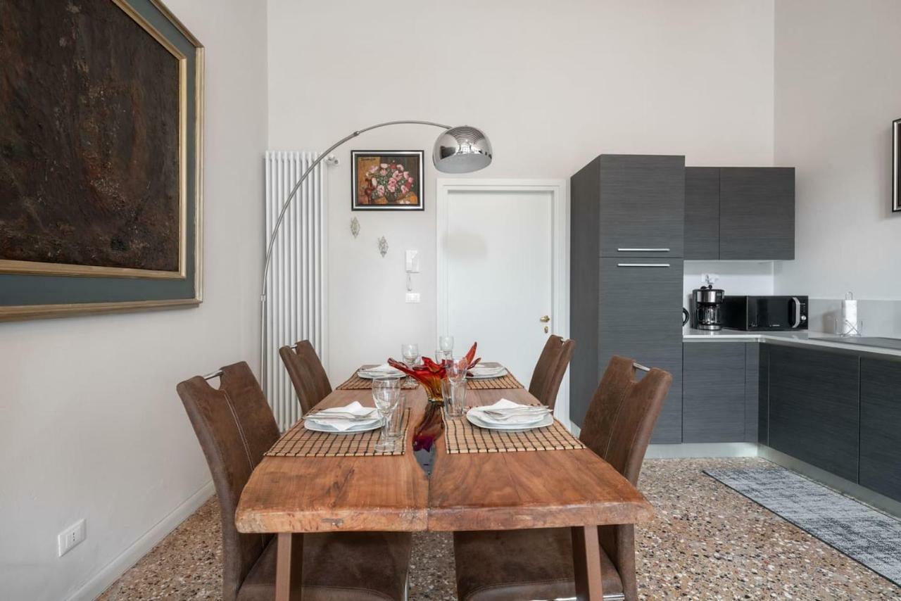 Ponte Raspi Canal View Apartment *
