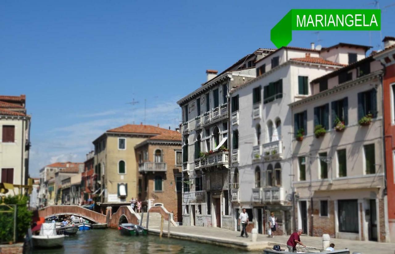 Apartment Mariangela Artist's *