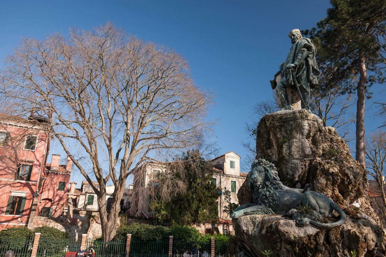Le Ancore Few Steps From Biennale Art * Veneza