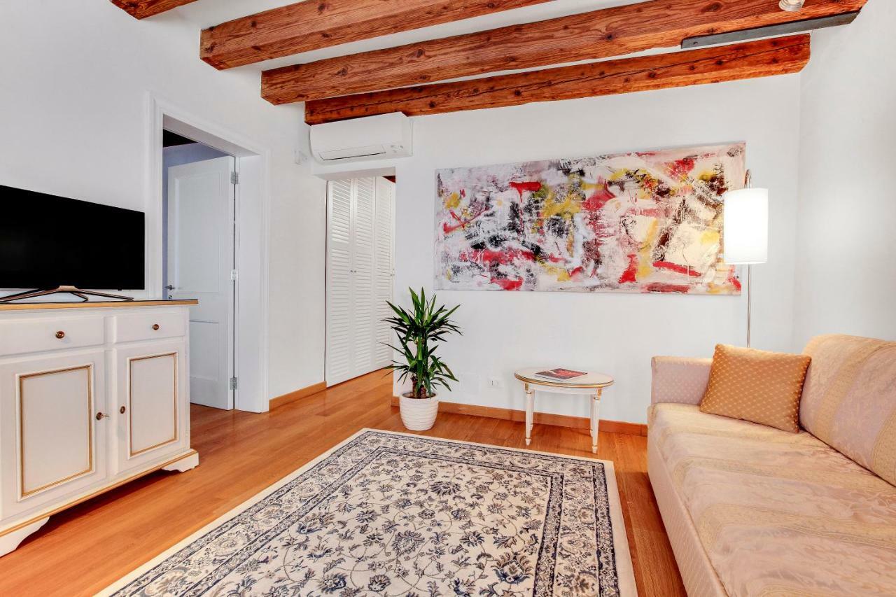 Nikki House * Veneza