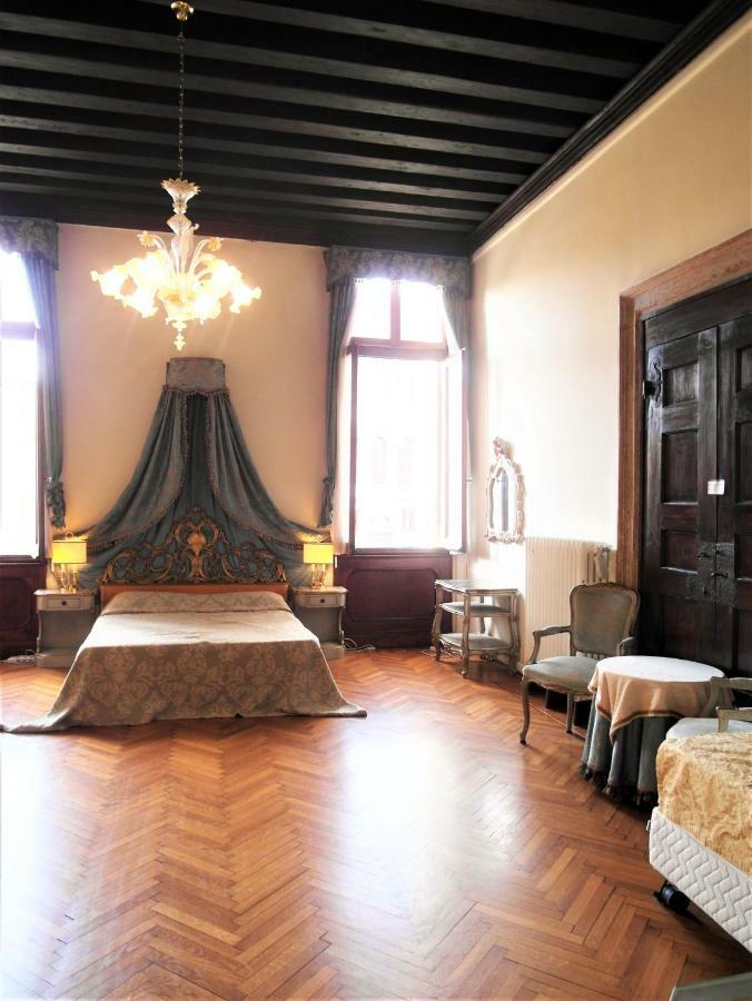 Noble Palace Grand Canal Venice