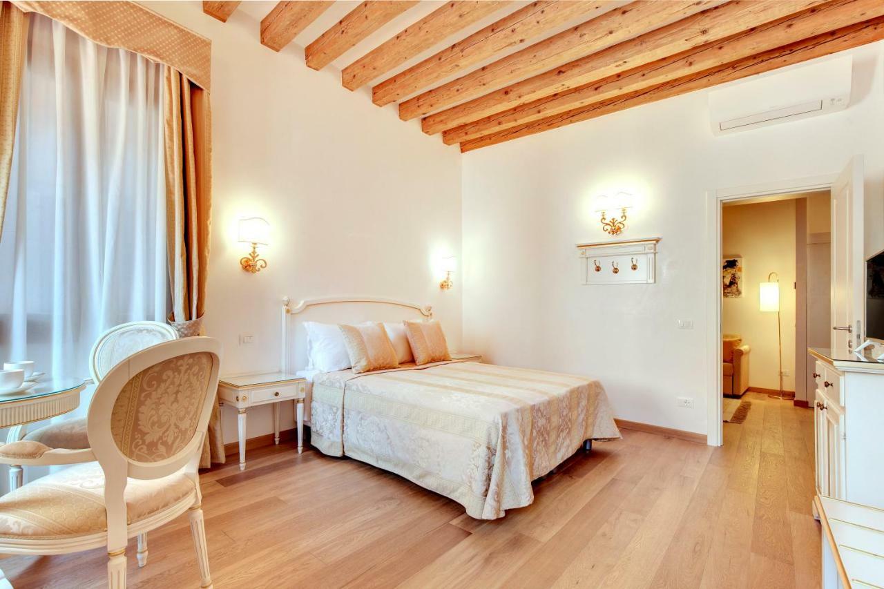 Nikki House * Venice