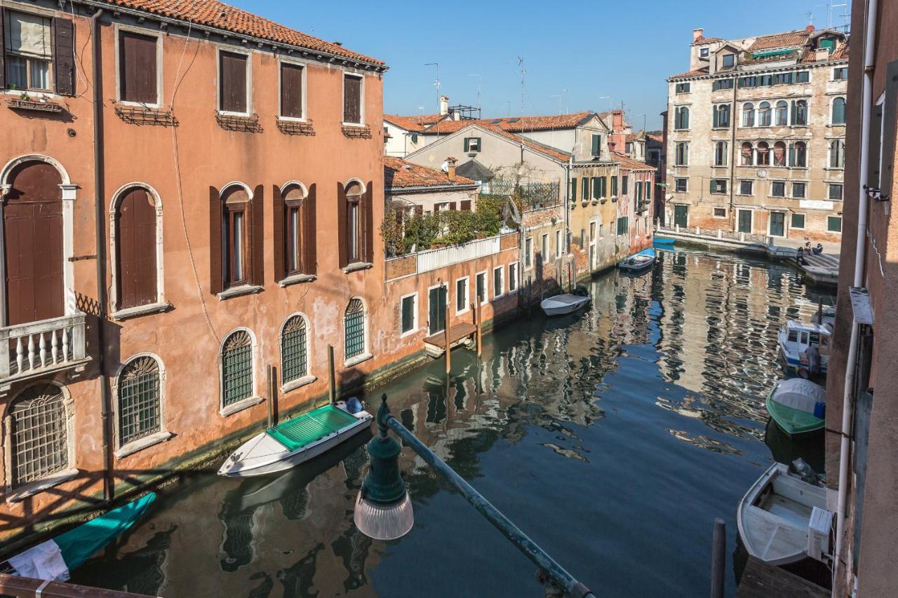 Ca' Meraviglia Canal View Apartment Venice