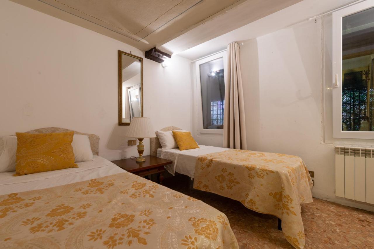Apartment Historical In Center