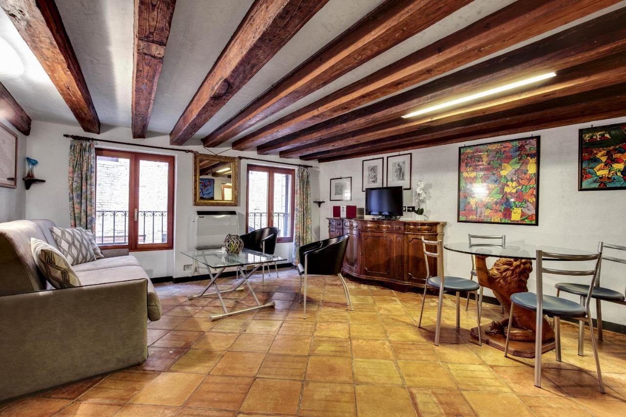 Apartment Canal View In Rialto By Wonderful Italy Venice