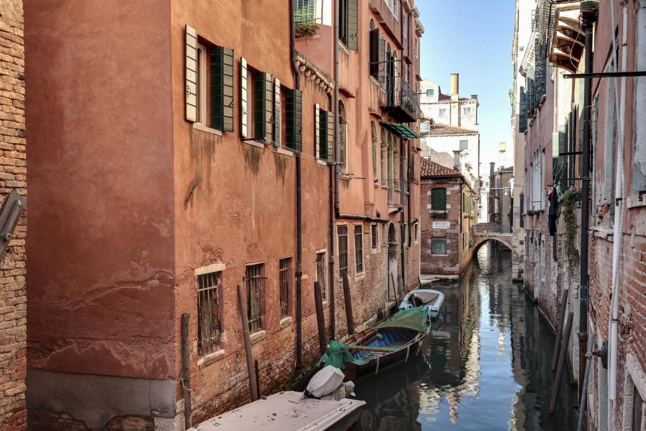 Canal View In Rialto By Wonderful Italy Apartment
