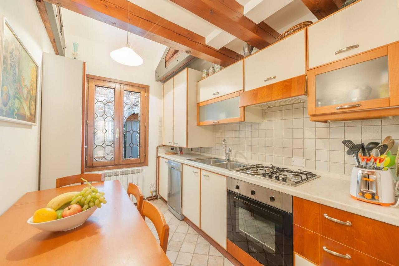Ca' Delle Pizzocchere, A Perfect Spot In San Marco Apartment