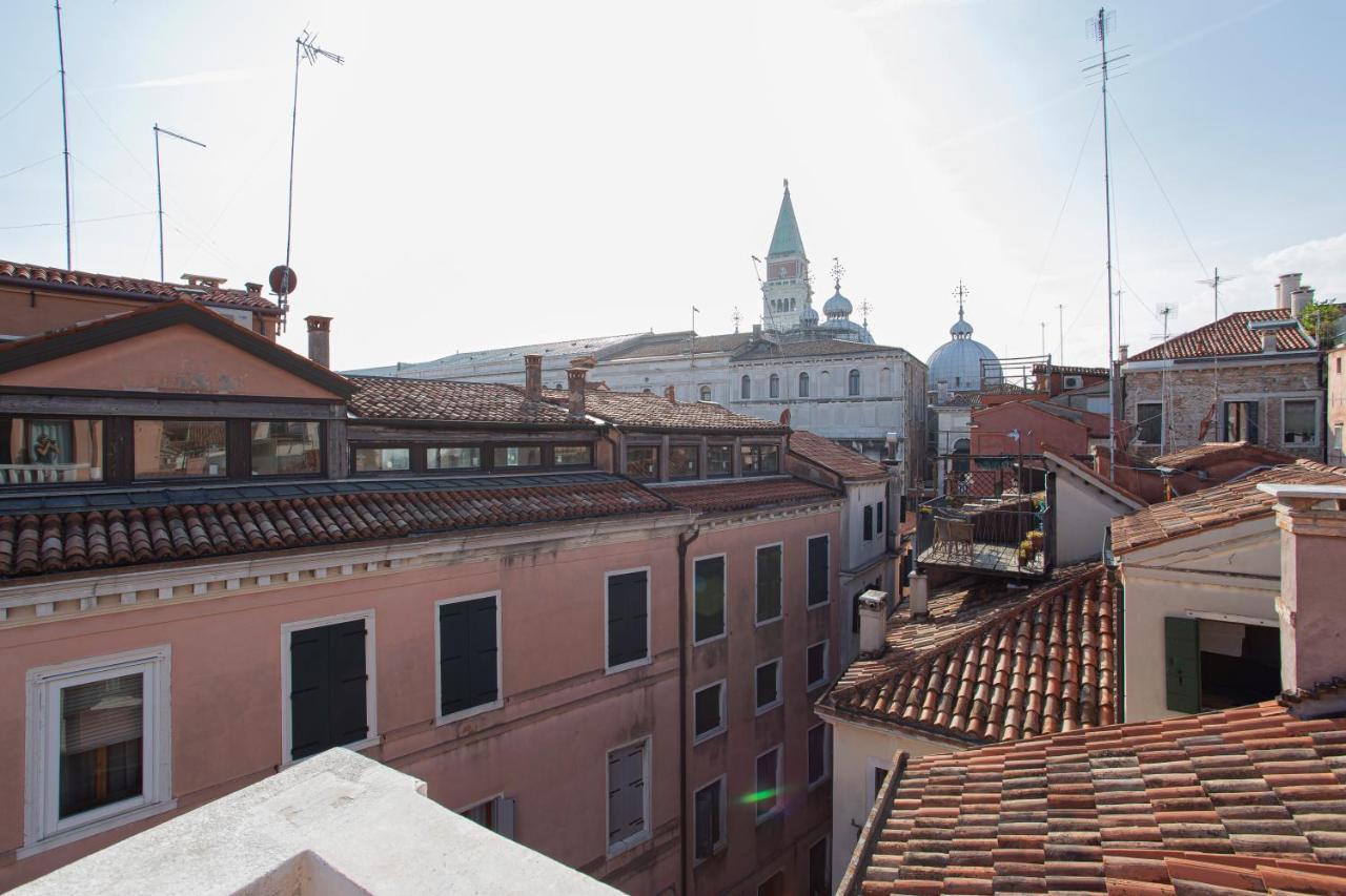 Luxury Terrace View Of San Marco Apartment