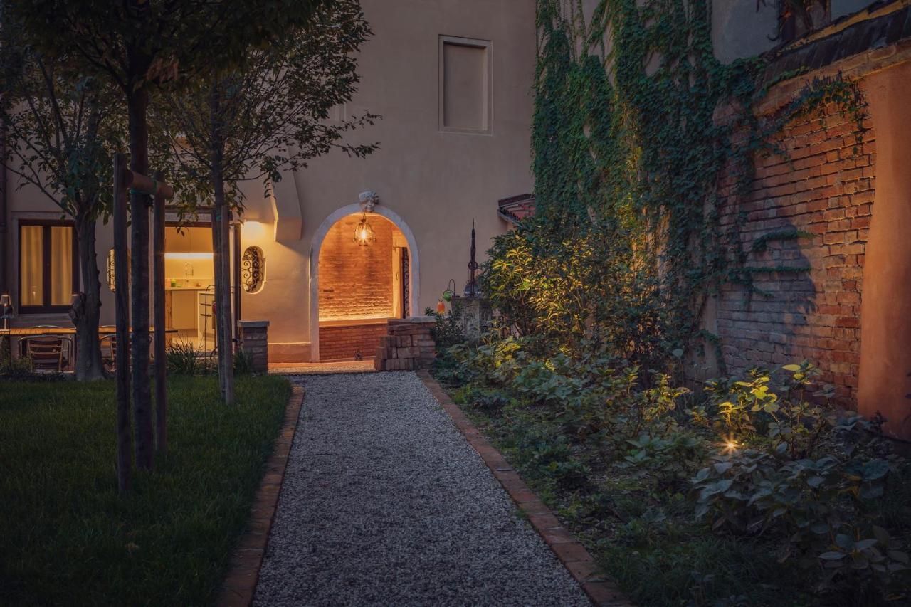 Casa de hóspedes Cinqueteste Luxury 2*