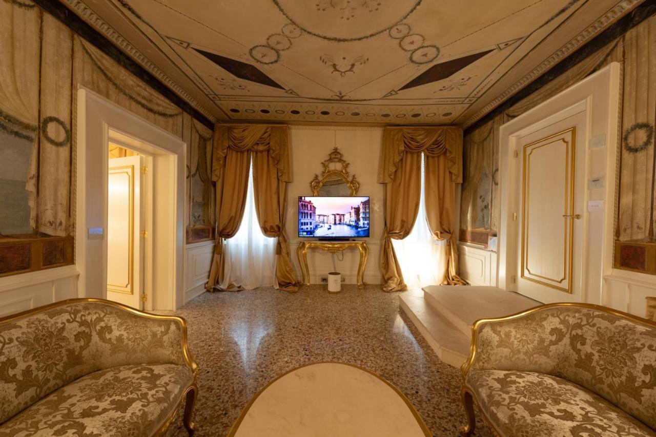 Ca' Bonfadini Historic Experience