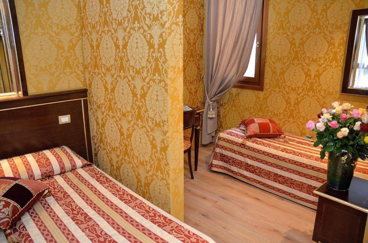 Bed & Breakfast Residenza Goldoni Venice
