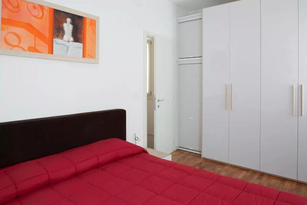 Red House Ai Mori Apartment