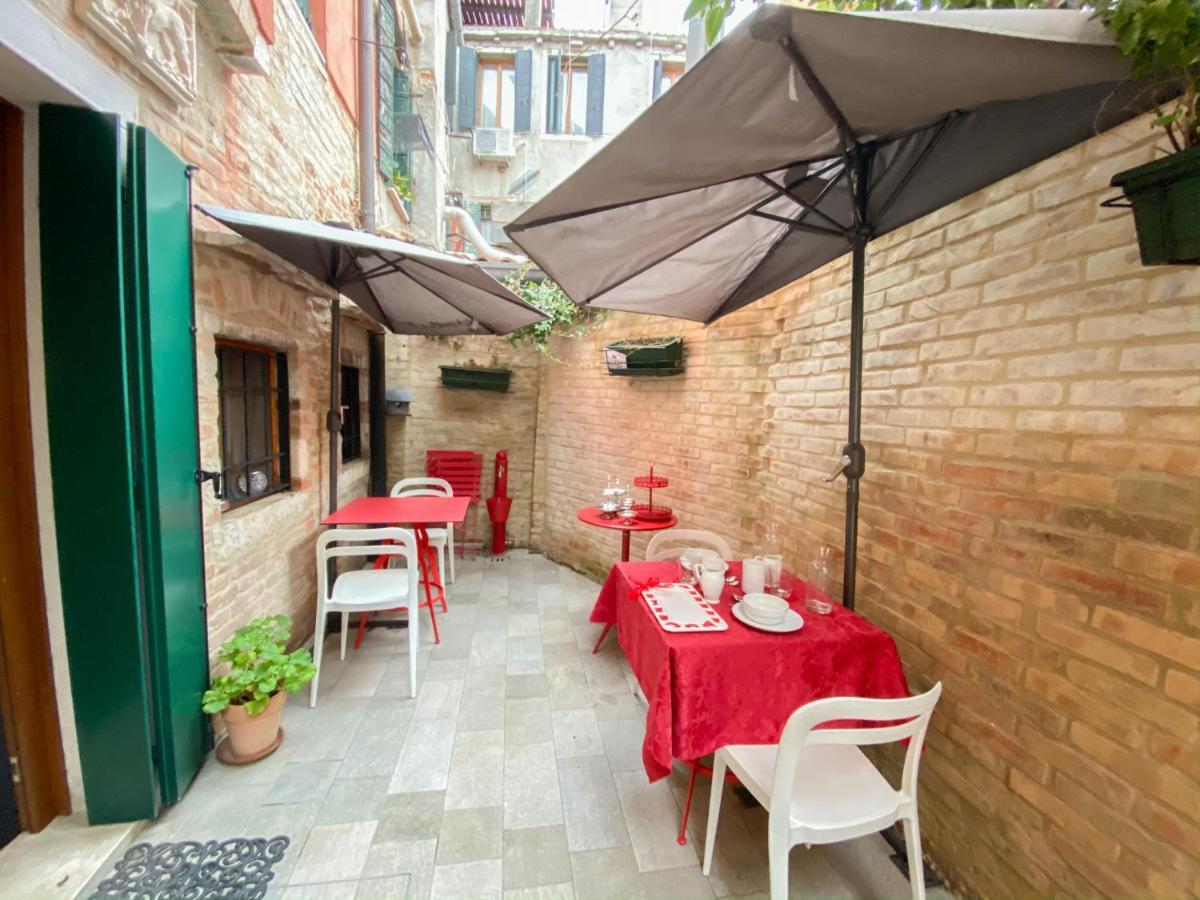 Bed & Breakfast Rosso Charm