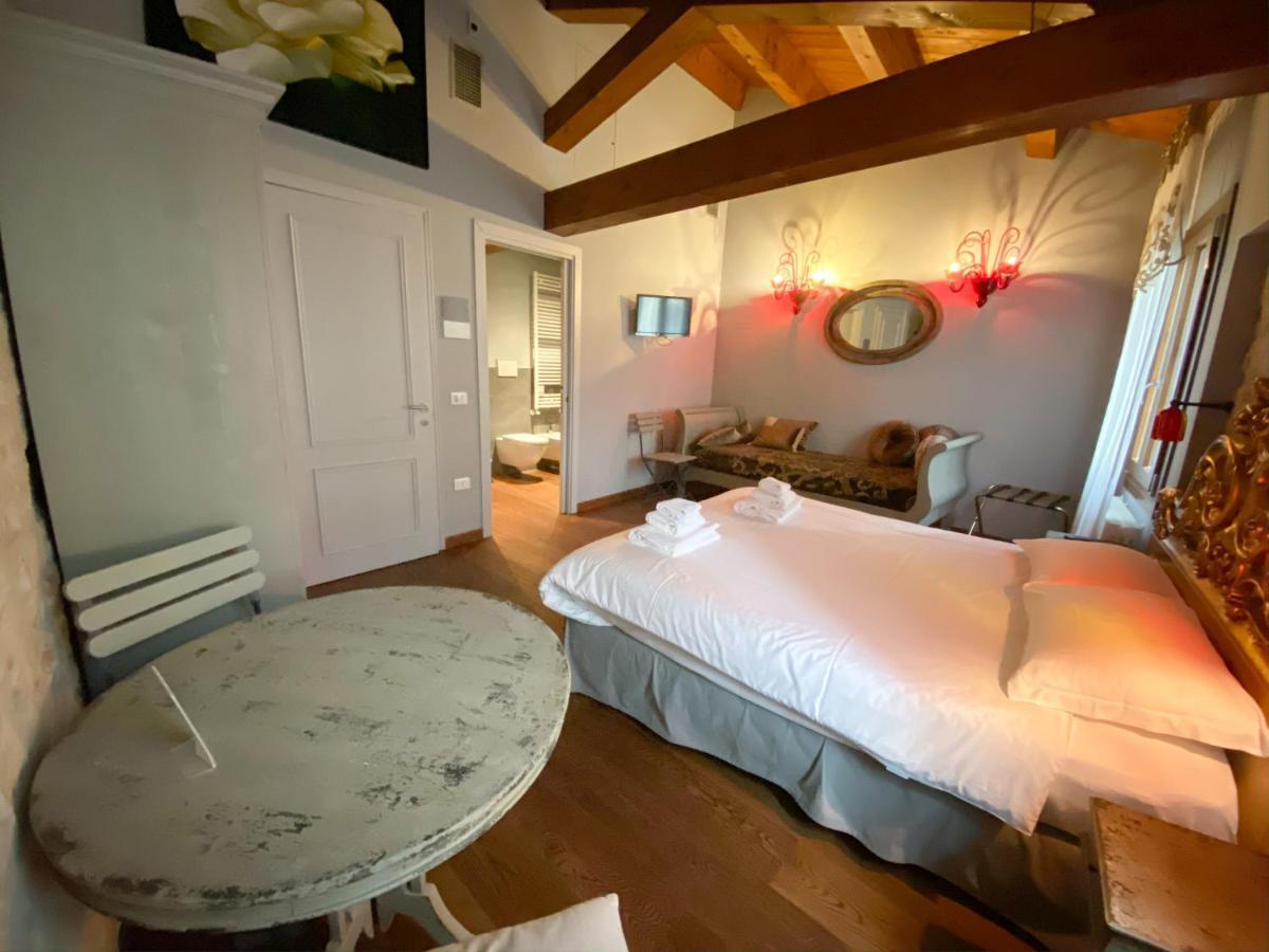 Rosso Charm 3* Venice