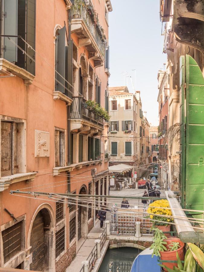 San Polo Canal View By Wonderful Italy * Veneza