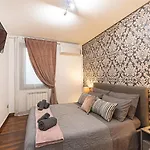 Rialto Apartment With Canal Grande View