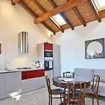 Mellina\'S Terrace - Stylish House