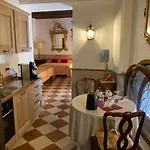 Luxury Apartment In San Marco With Canal View