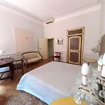 Gorgeous Venetian Apartment With Canal View