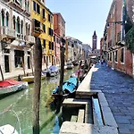Gorgeous Venetian Apartment With Canal View