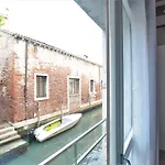 Magno Luxury Apt Canal View