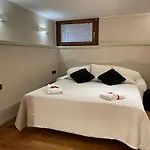 San Marco Apartment With Canal View